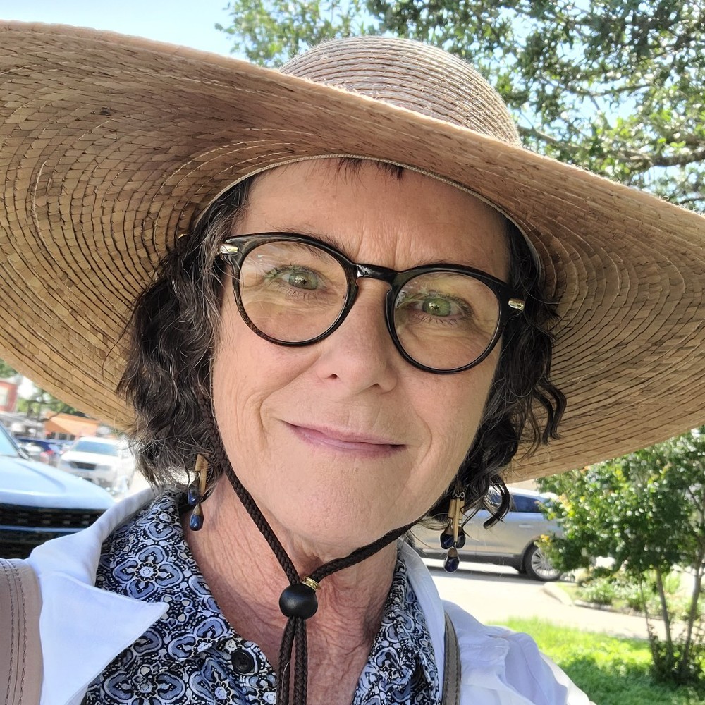 Meet your Posher, Janet